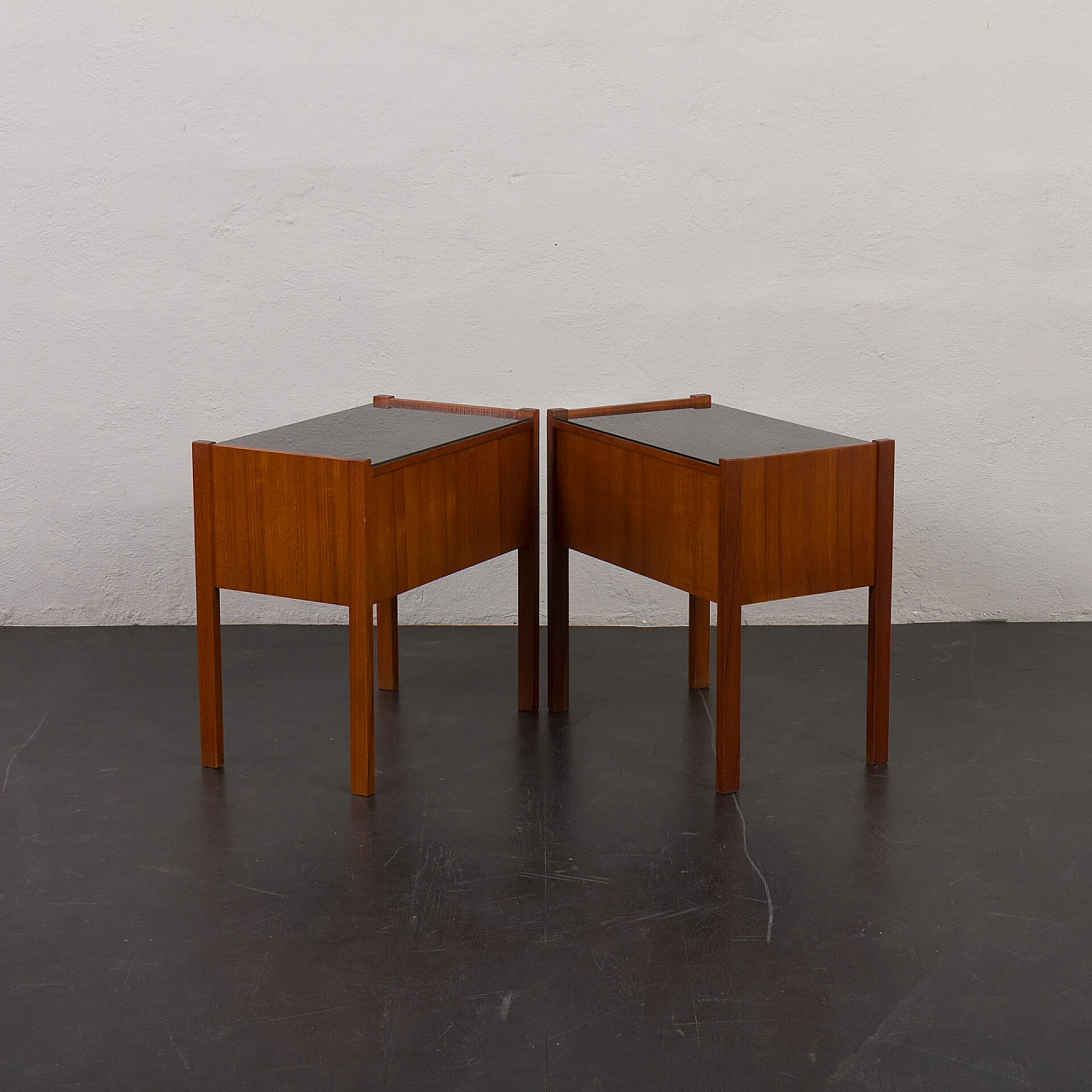 Pair of teak bedside tables with black glass top, 1960s 7