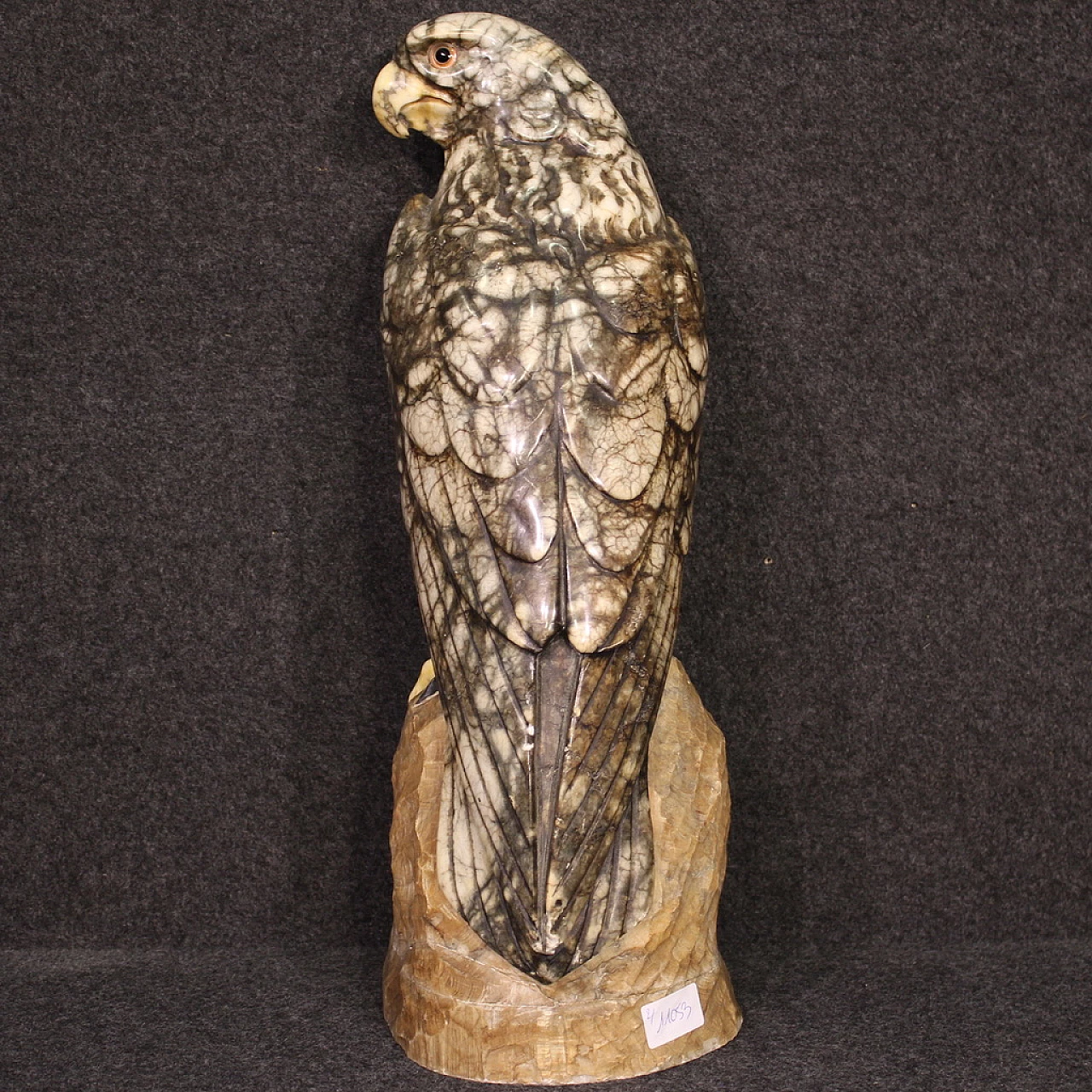 Scultura in alabastro raffigurante aquila, anni '40 5