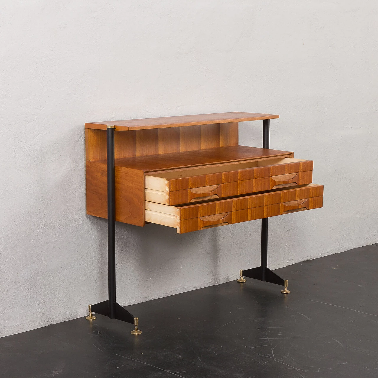 Console with drawers in the style of Carlo De Carli, 1960s 4