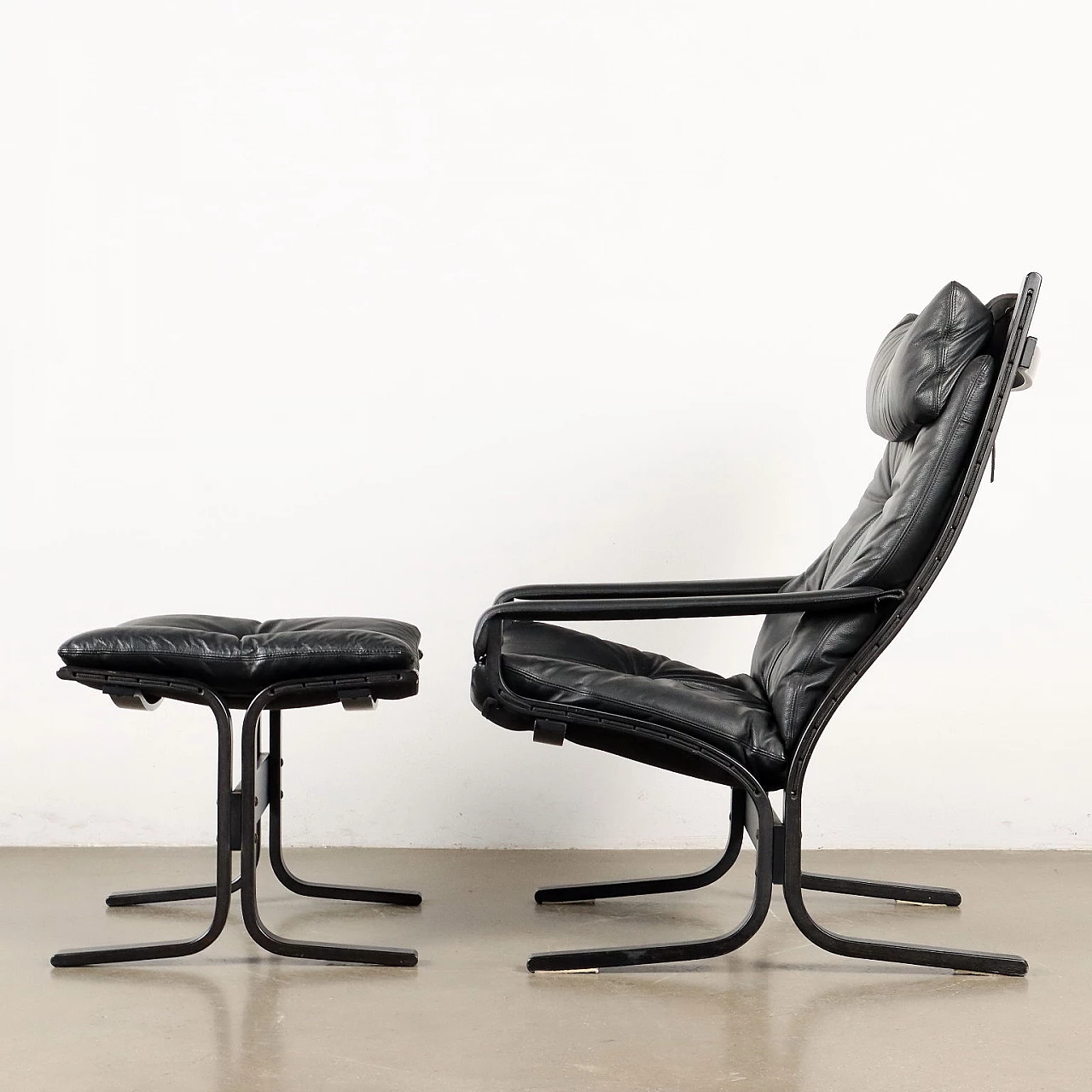 Siesta armchair and footrest by Ingmar Relling for Westnofa, 1980s 3
