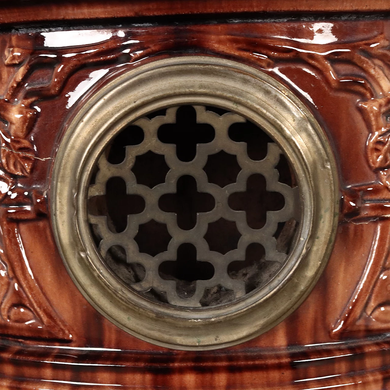 Stufa Liberty in ceramica e metallo di Fratelli Pozzoli-Incino Erba, inizio '900 4