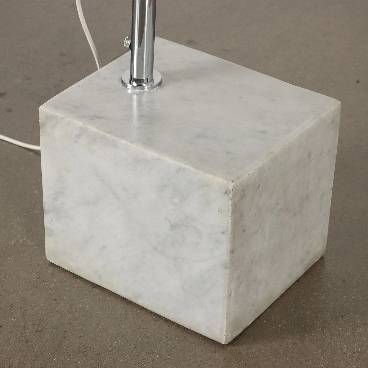 Floor Lamp in aluminium and marble base, 1970s 8