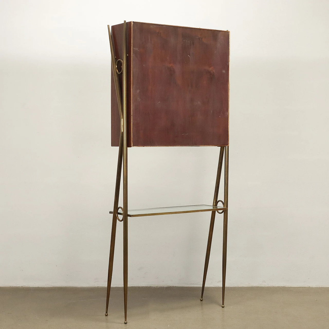 Display veneered in exotic wood and brass with mirrored glass, 1950s 10