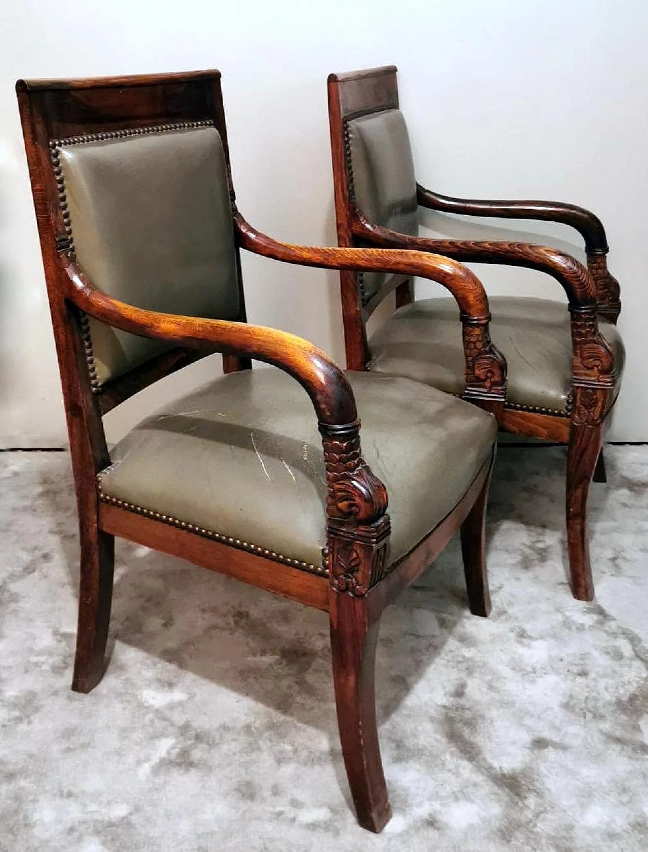 Pair of Charles X oak and cuoio Antique Master chairs, 19th century 4