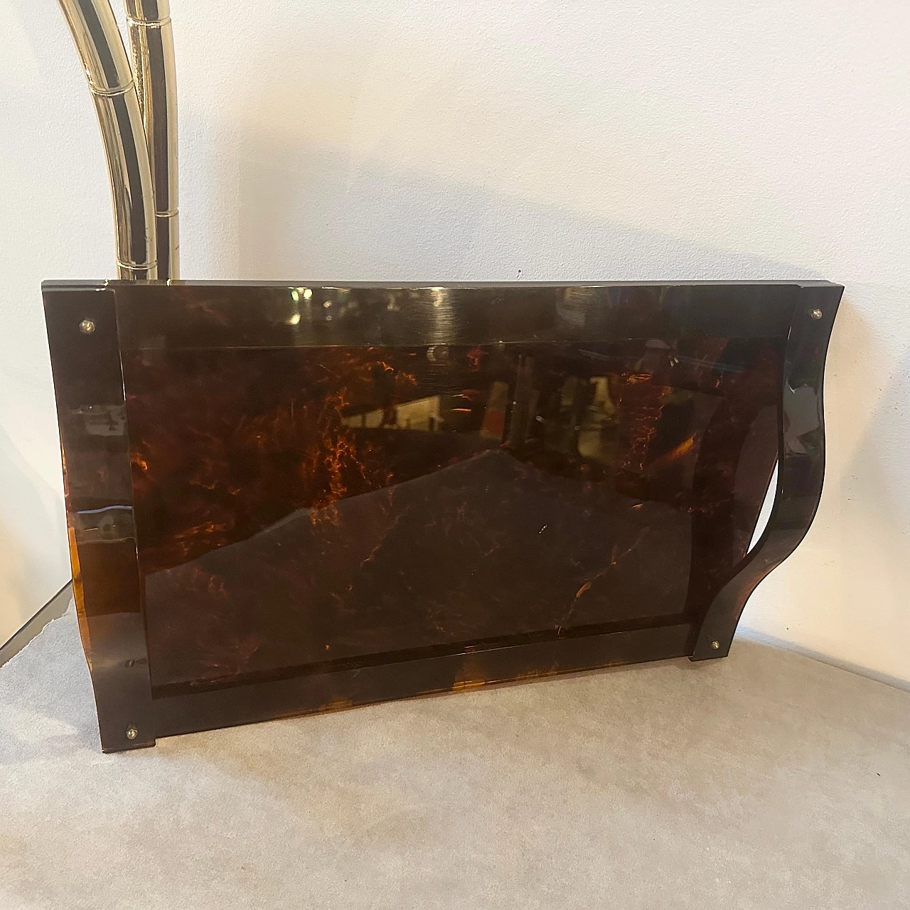 Tortoiseshell effect lucite tray in the style of Dior Home, 1970s 4