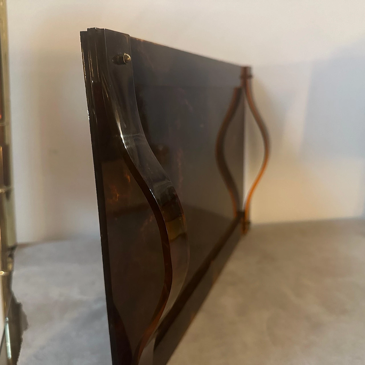 Tortoiseshell effect lucite tray in the style of Dior Home, 1970s 8