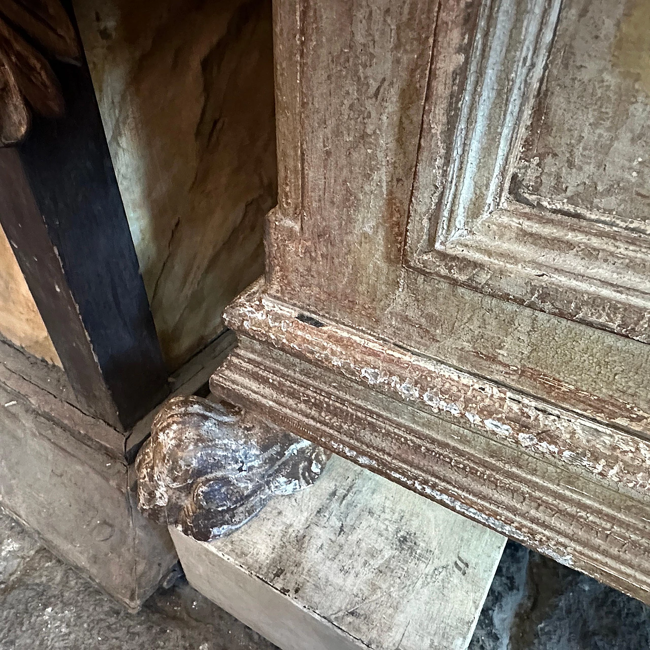 Cassapanca fiorentina in abete laccato bianco e verde, fine '800 11