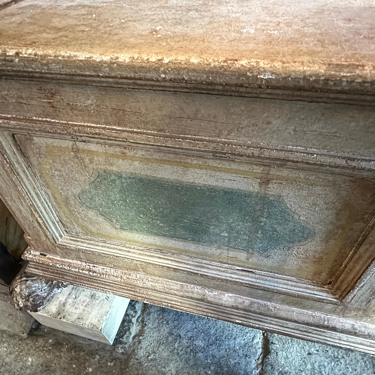 Cassapanca fiorentina in abete laccato bianco e verde, fine '800 12