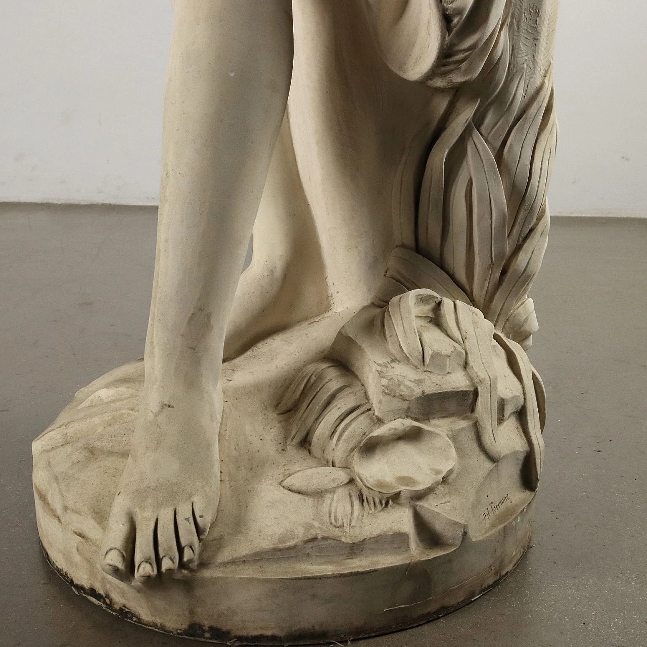 Dal Torrione, La bagnante, scultura in marmo sintetico 8