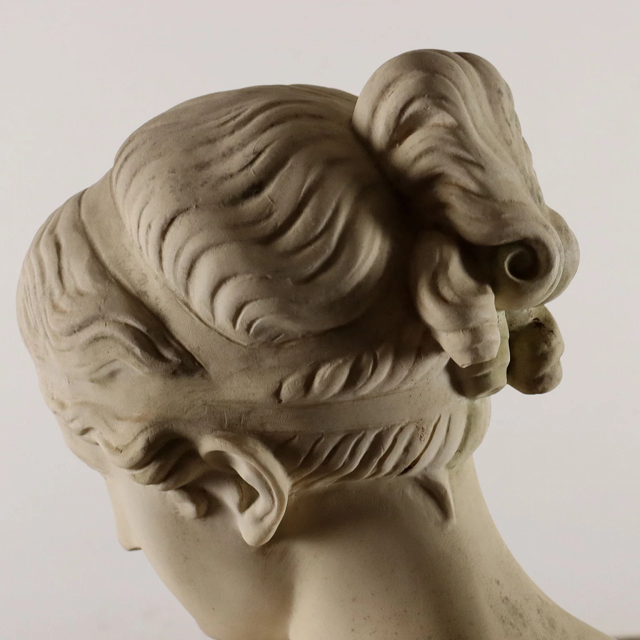 Ebe, scultura in marmo sintetico 4