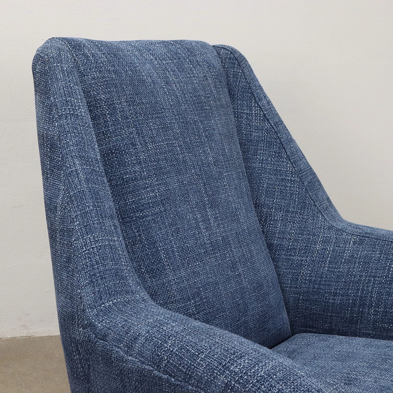 Armchair in blue fabric and brass-plated metal legs, 1960s 3