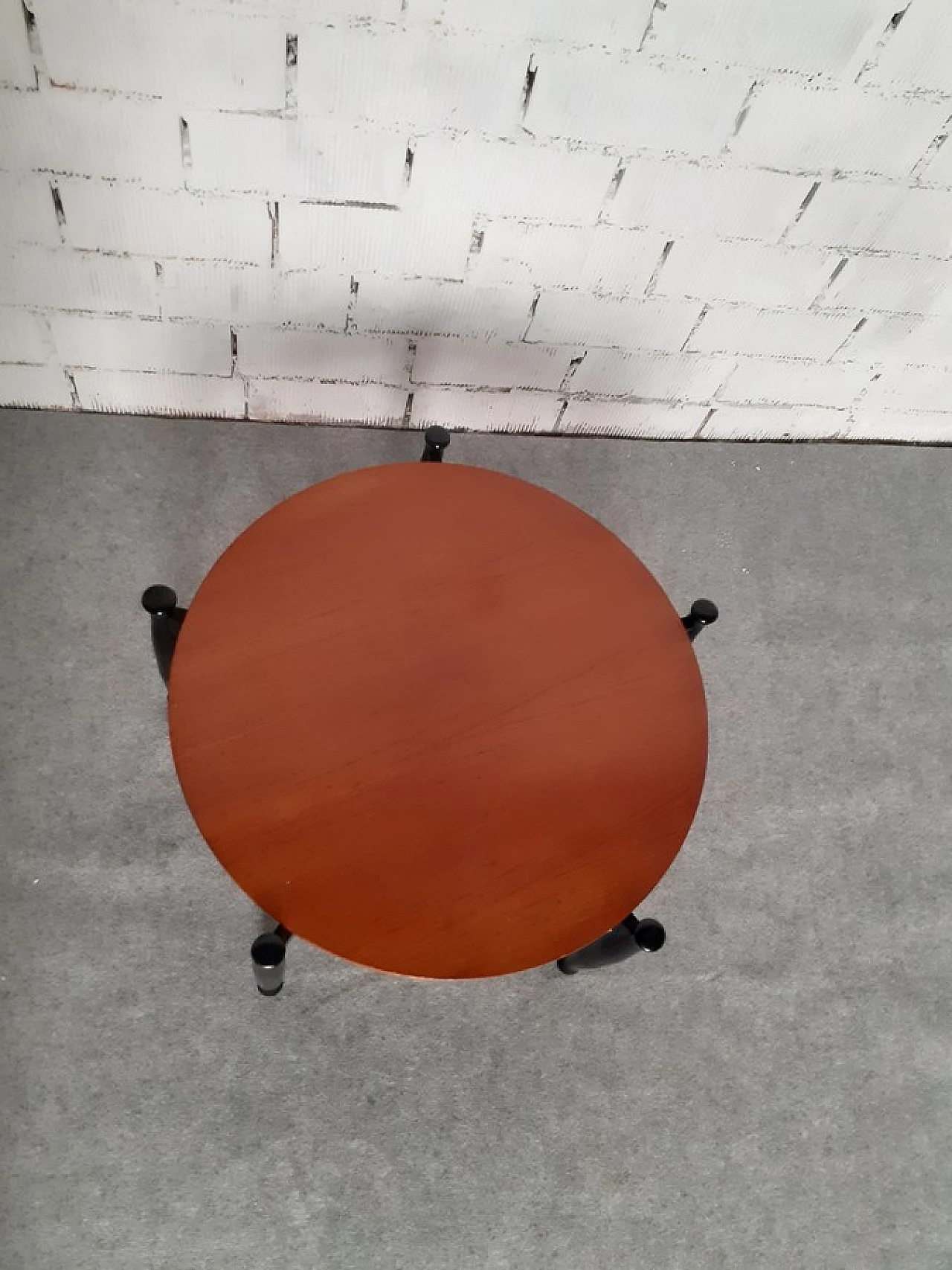 Wooden round coffee table attributable to Tapiovaara, 1960s 4