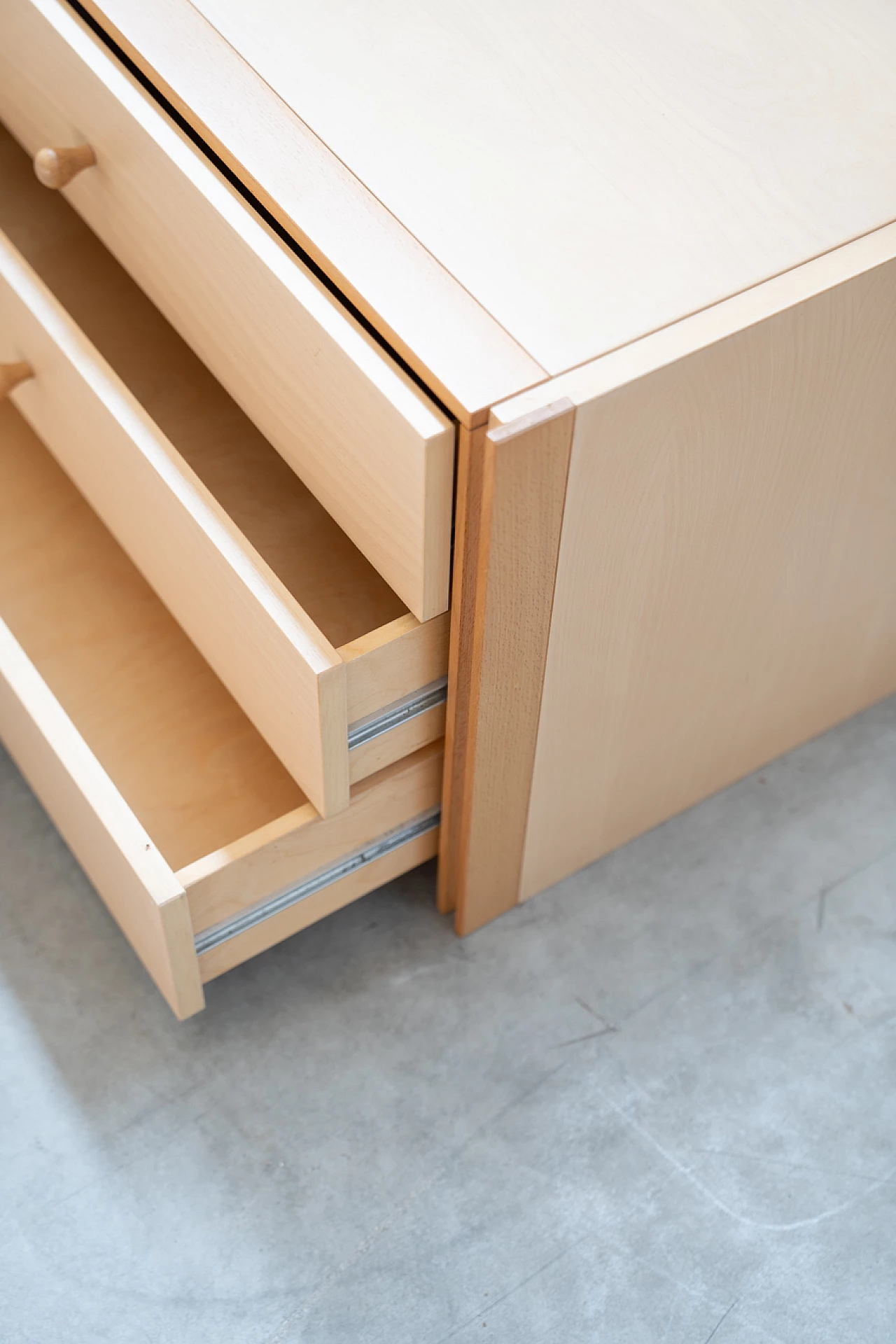 Credenza in legno di faggio con cassetti e anta, anni '80 5