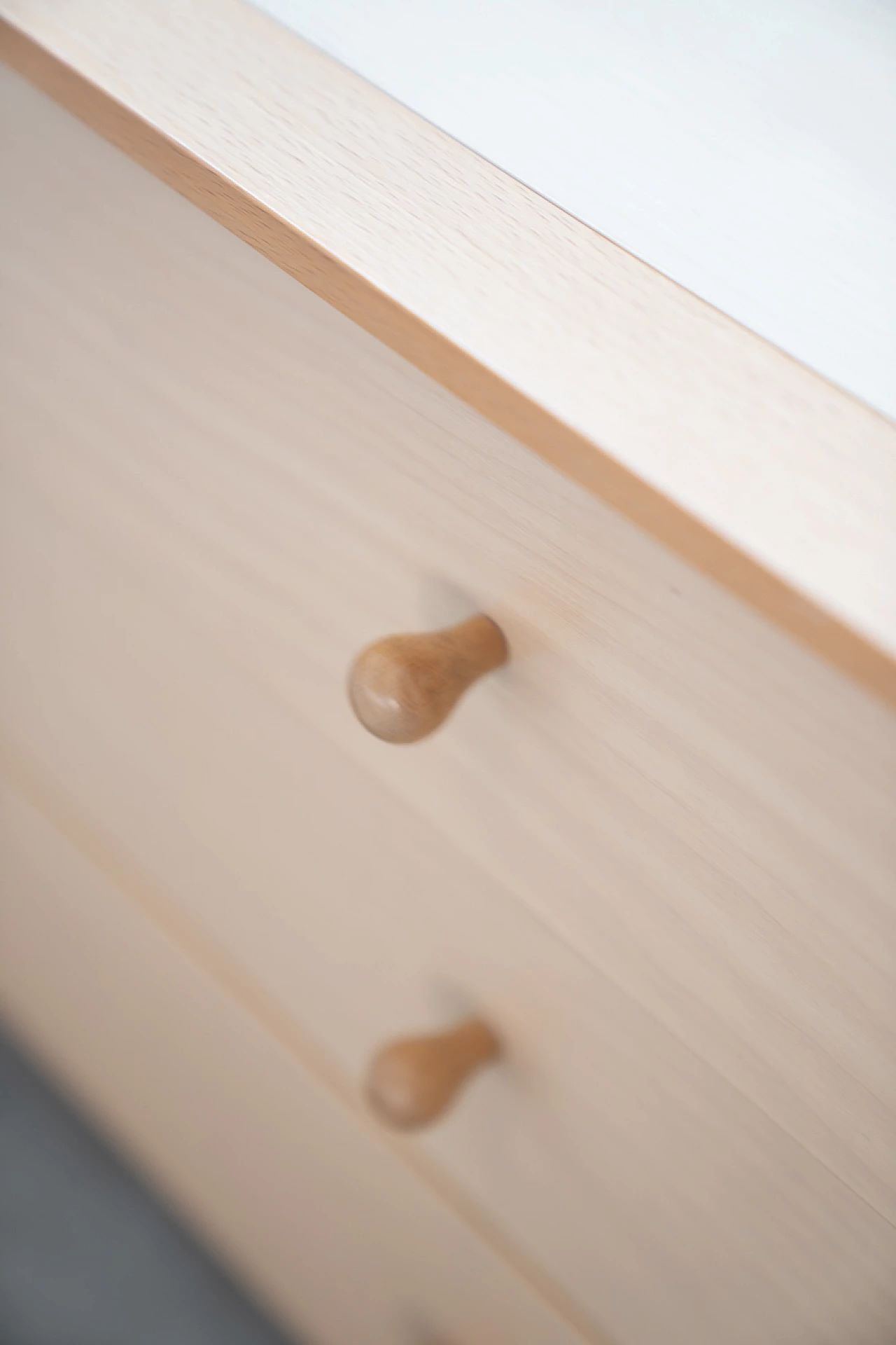 Credenza in legno di faggio con cassetti e anta, anni '80 10