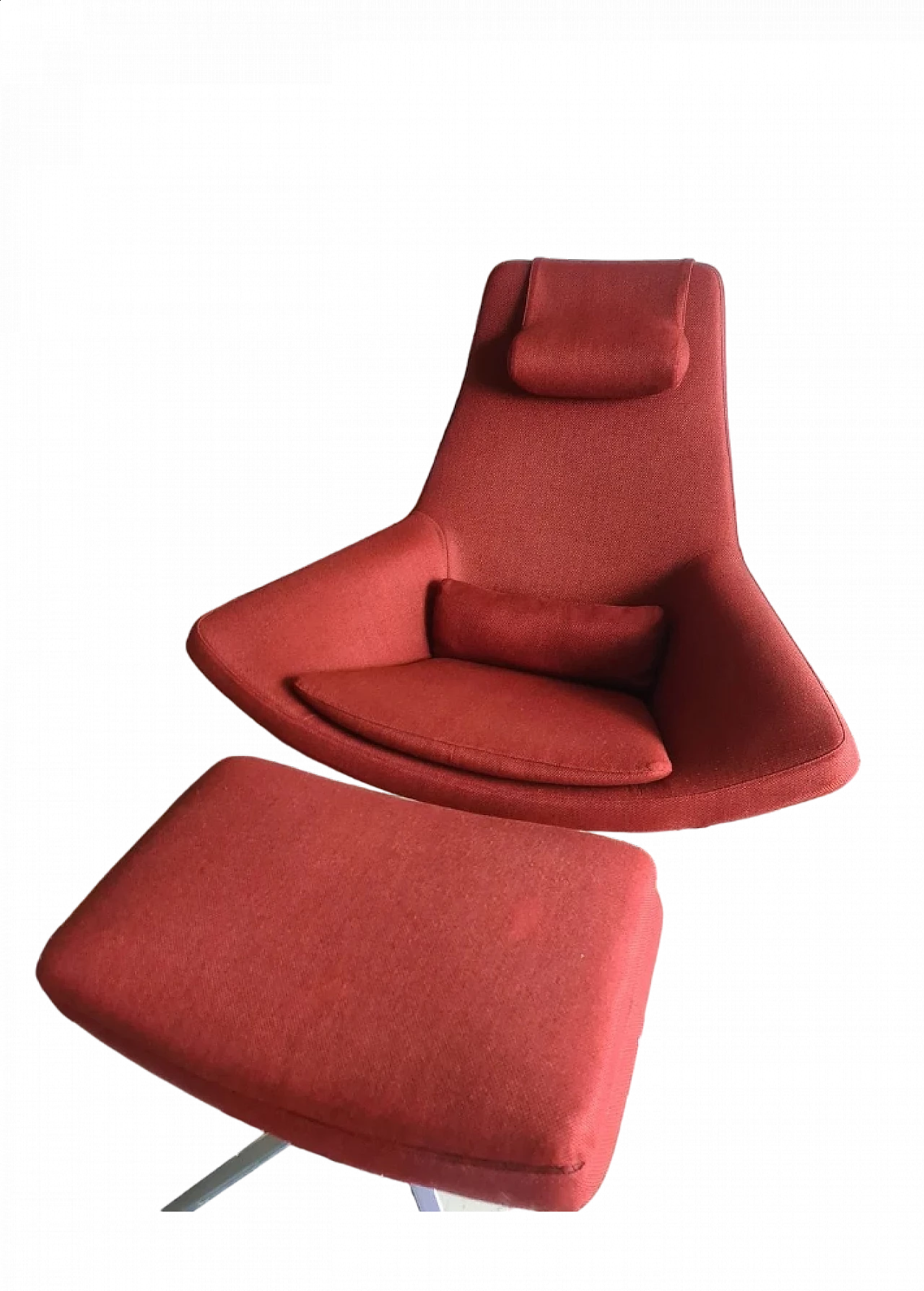 Metropolitan armchair and footstool in Maxalto fabric by B&B Italia 6