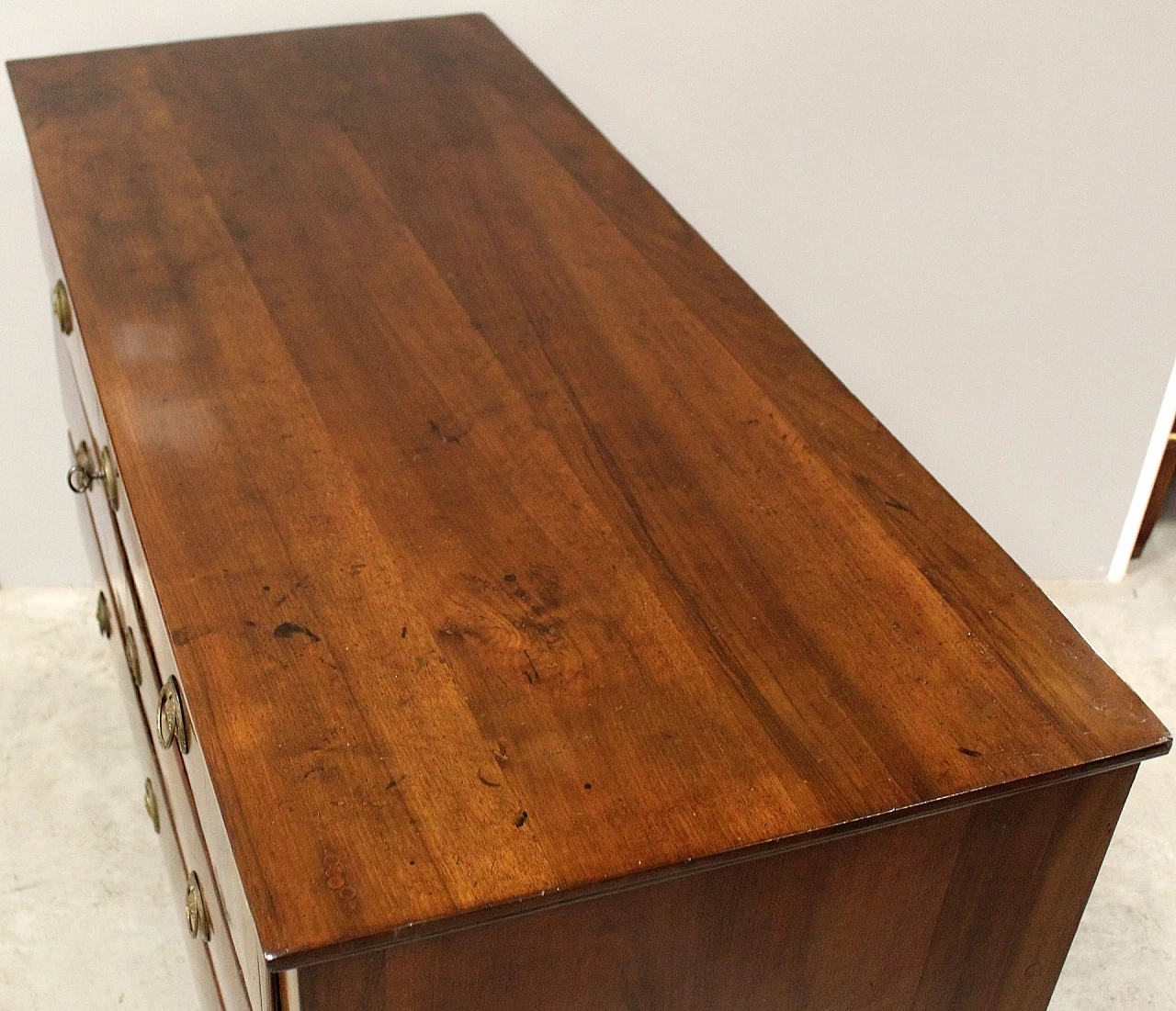Emilian Louis XVI walnut commode, 18th century 1