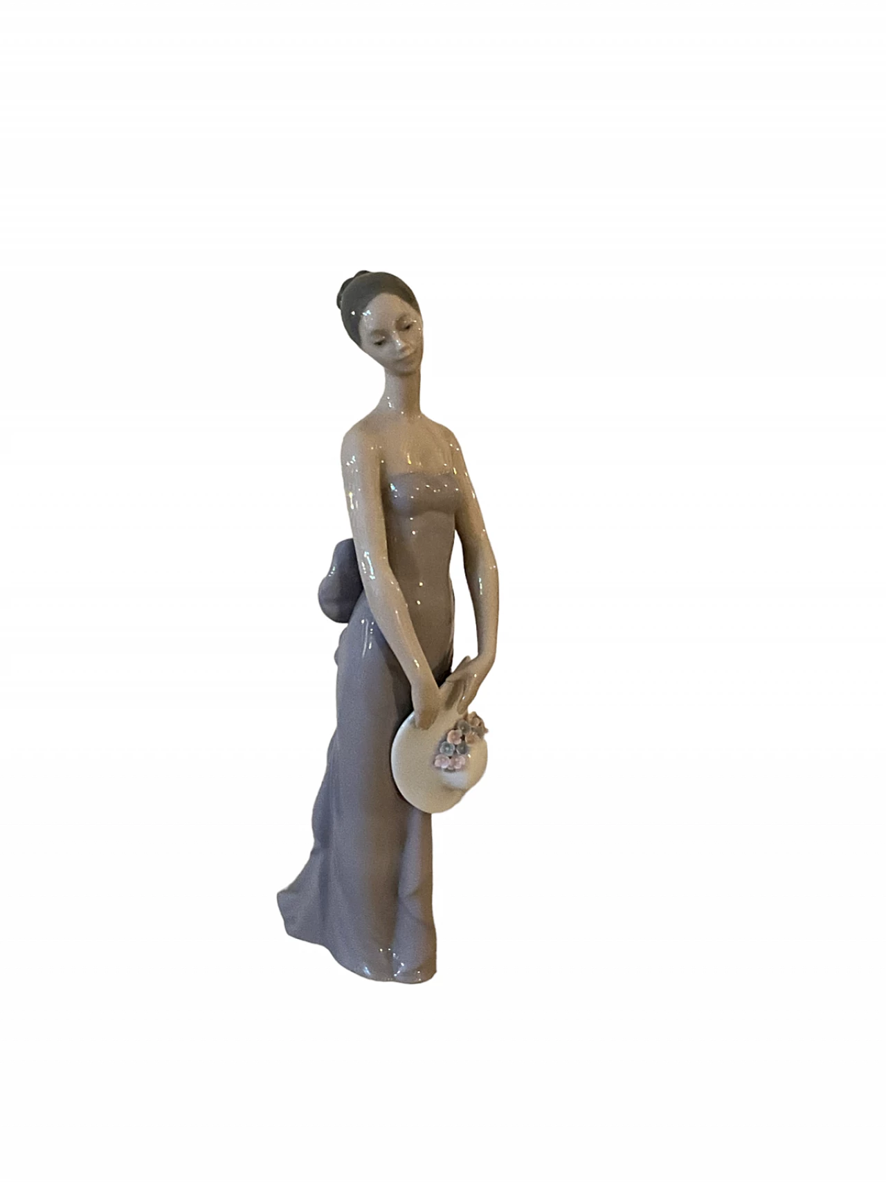 Lladró ceramic sculpture of lady with hat 4