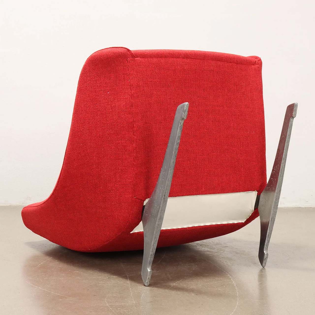 Pair of armchairs in red fabric and aluminum, 1960s 9