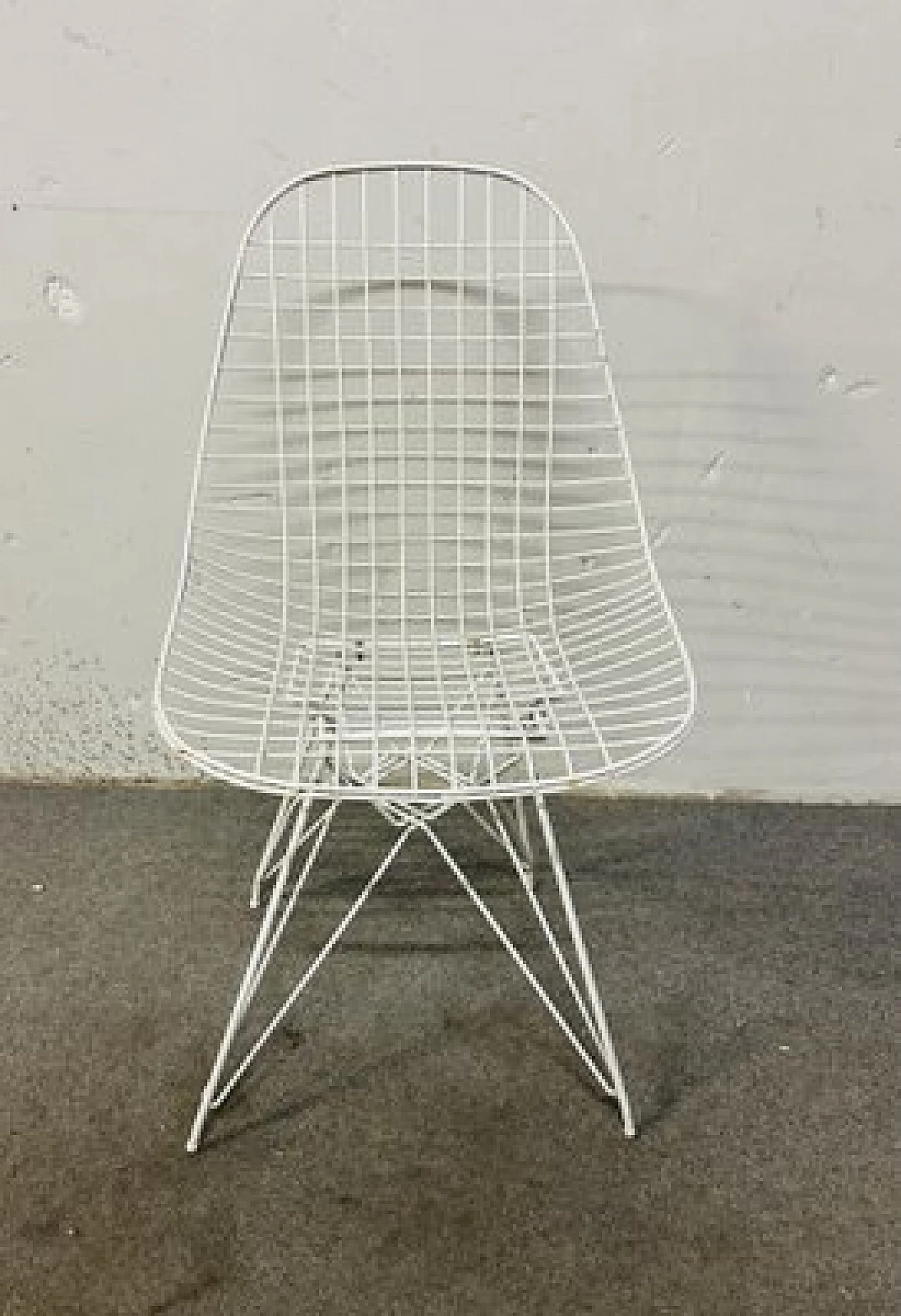 4 Wire Chair DKR chairs by Charles & Ray Eames for Vitra, 1950s 2