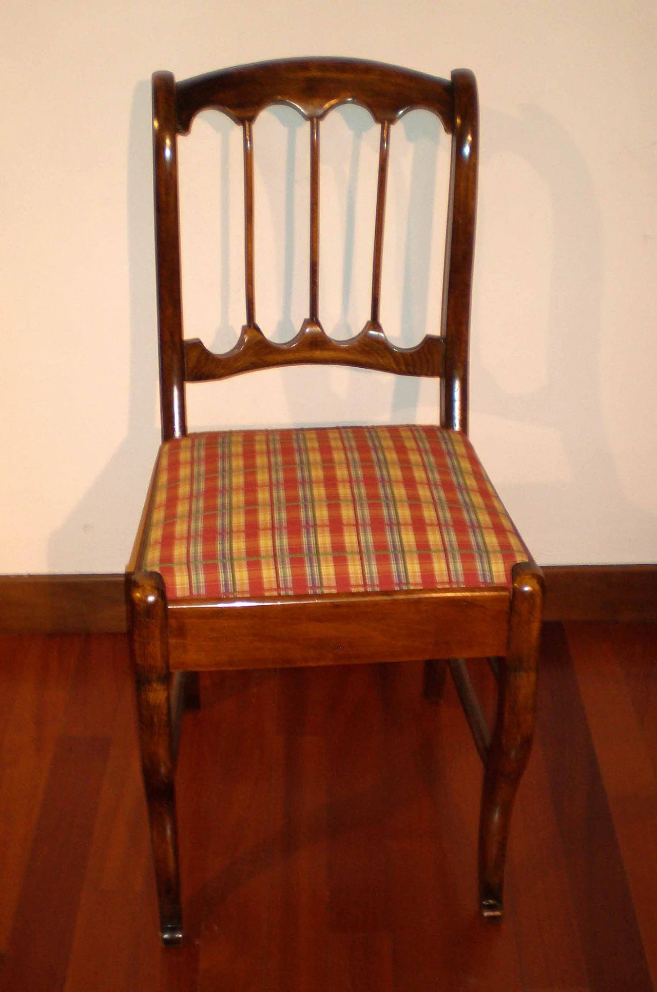 8 Chairs in walnut and fabric, second half of the 19th century 1