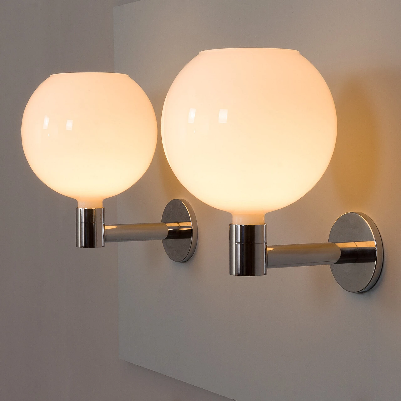 Pair of wall lights by Franco Albini for Sirrah, 1970s 10