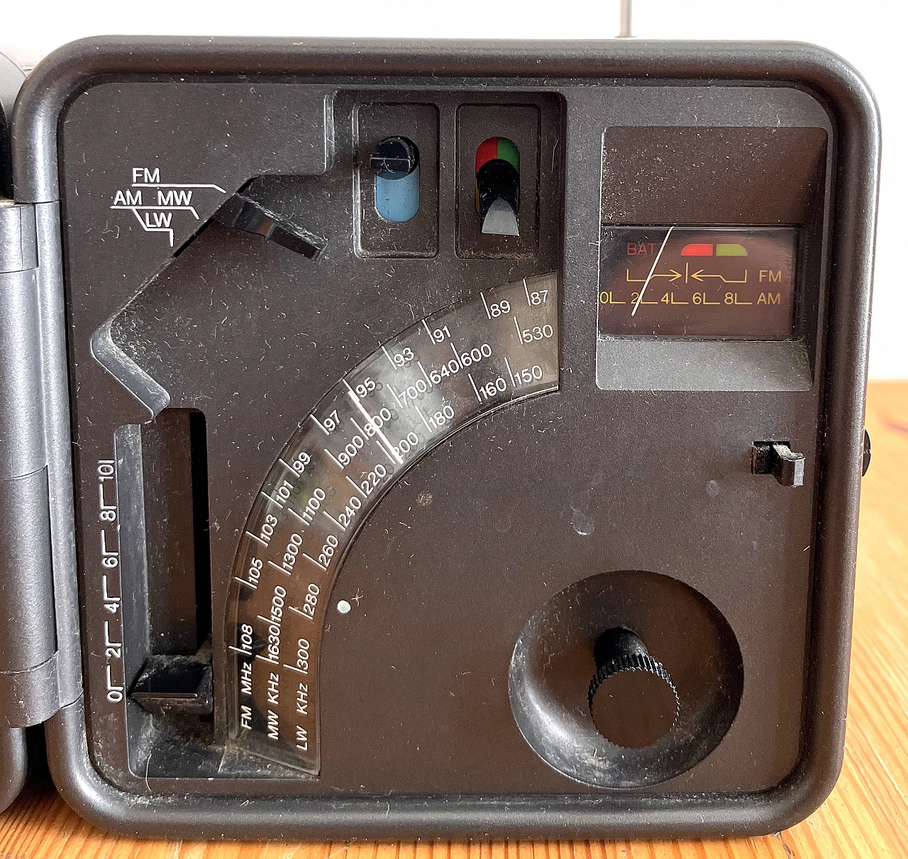TS 505a radio by Marco Zanuso & Richard Sapper for Brionvega, 1964 12
