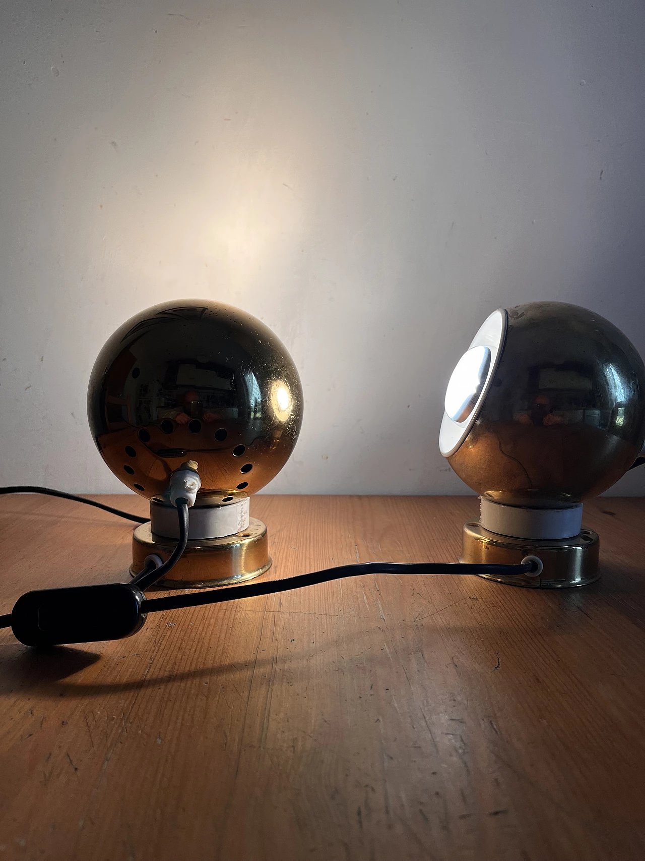 Pair of magnetic table lamps by Reggiani, 1980s 9