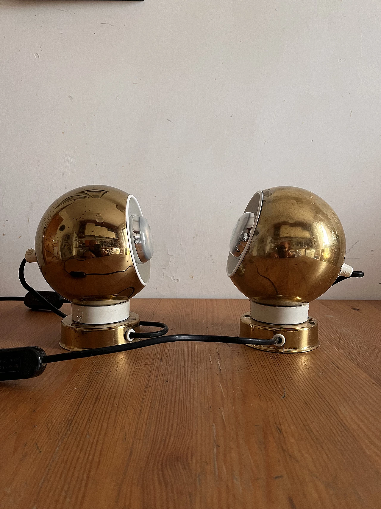 Pair of magnetic table lamps by Reggiani, 1980s 11