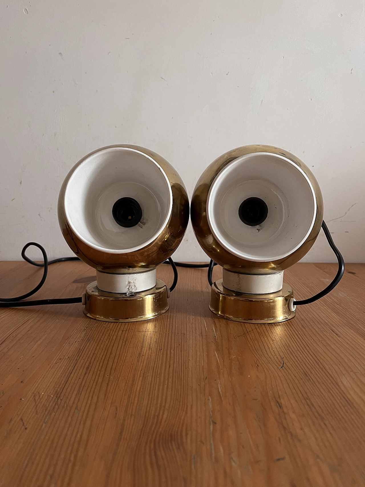 Pair of magnetic table lamps by Reggiani, 1980s 13