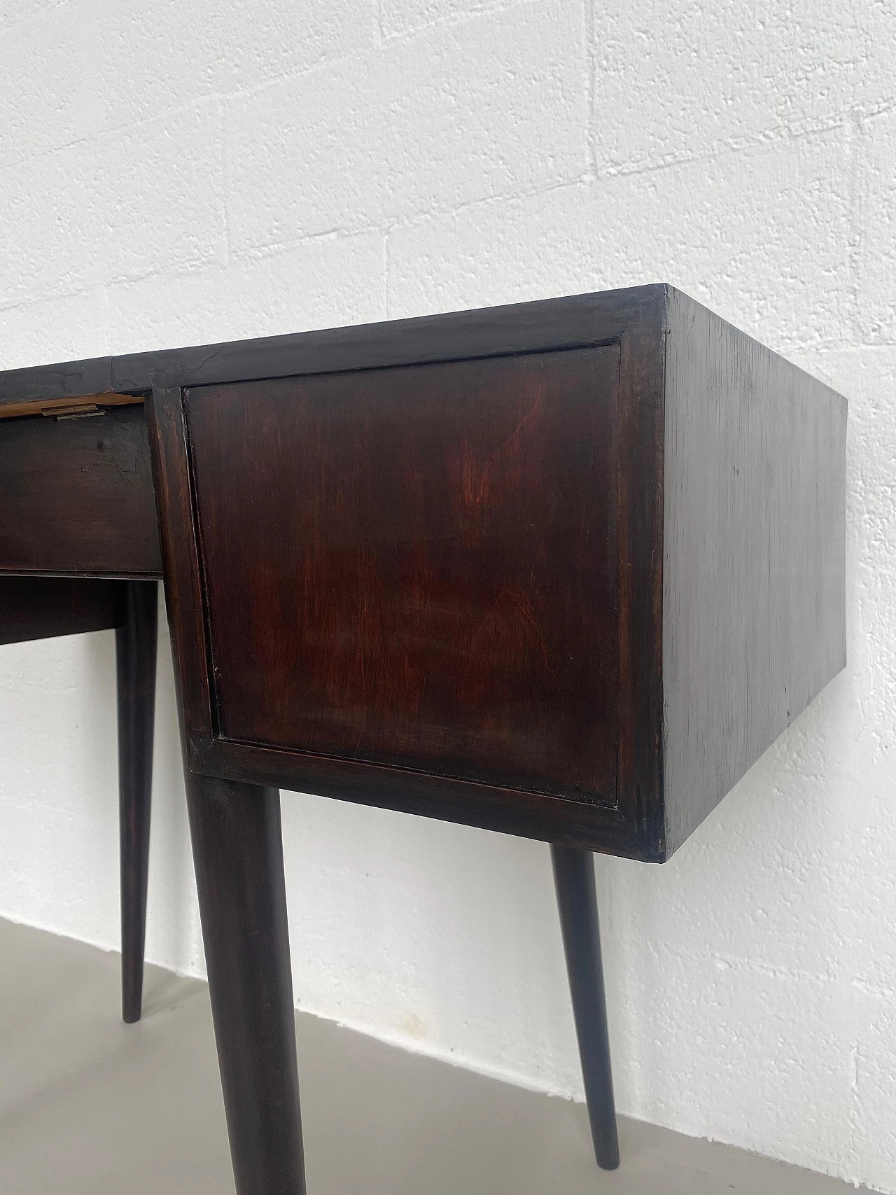 Solid wood vanity table in the style of Gio Ponti, 1950s 8