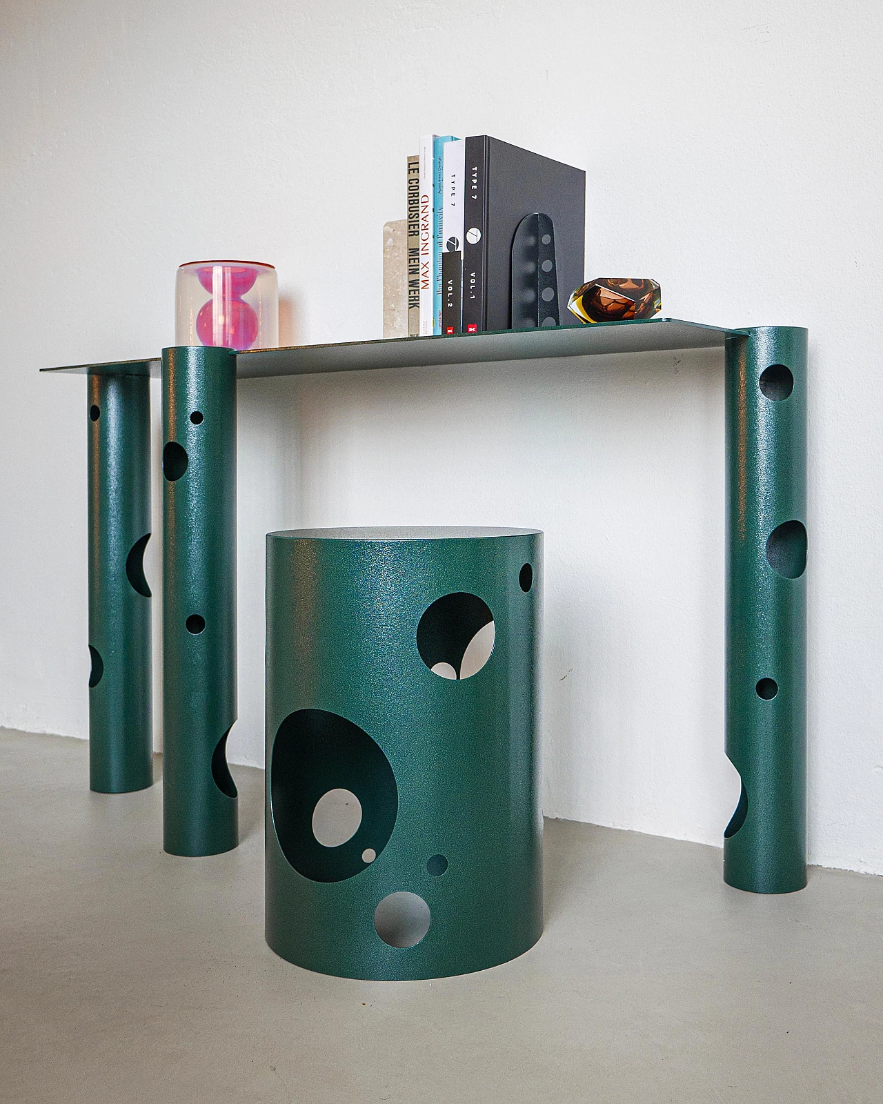 Green metal Silös console 9