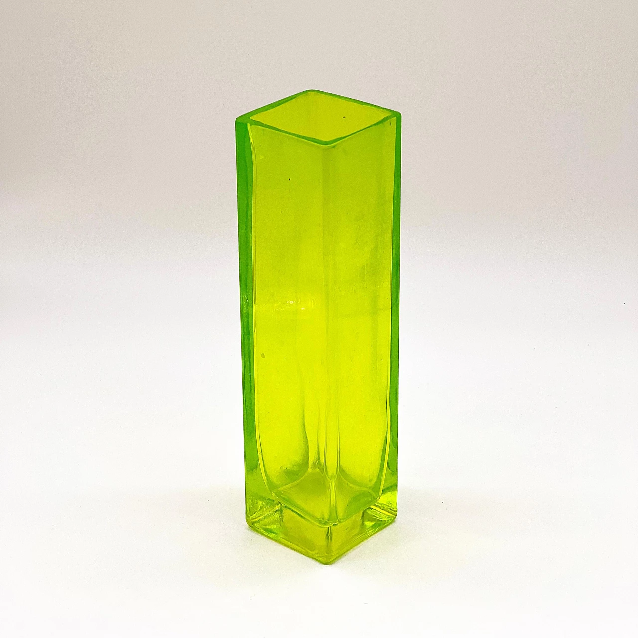 Vaso squadrato in vetro di Murano verde, anni '60 2