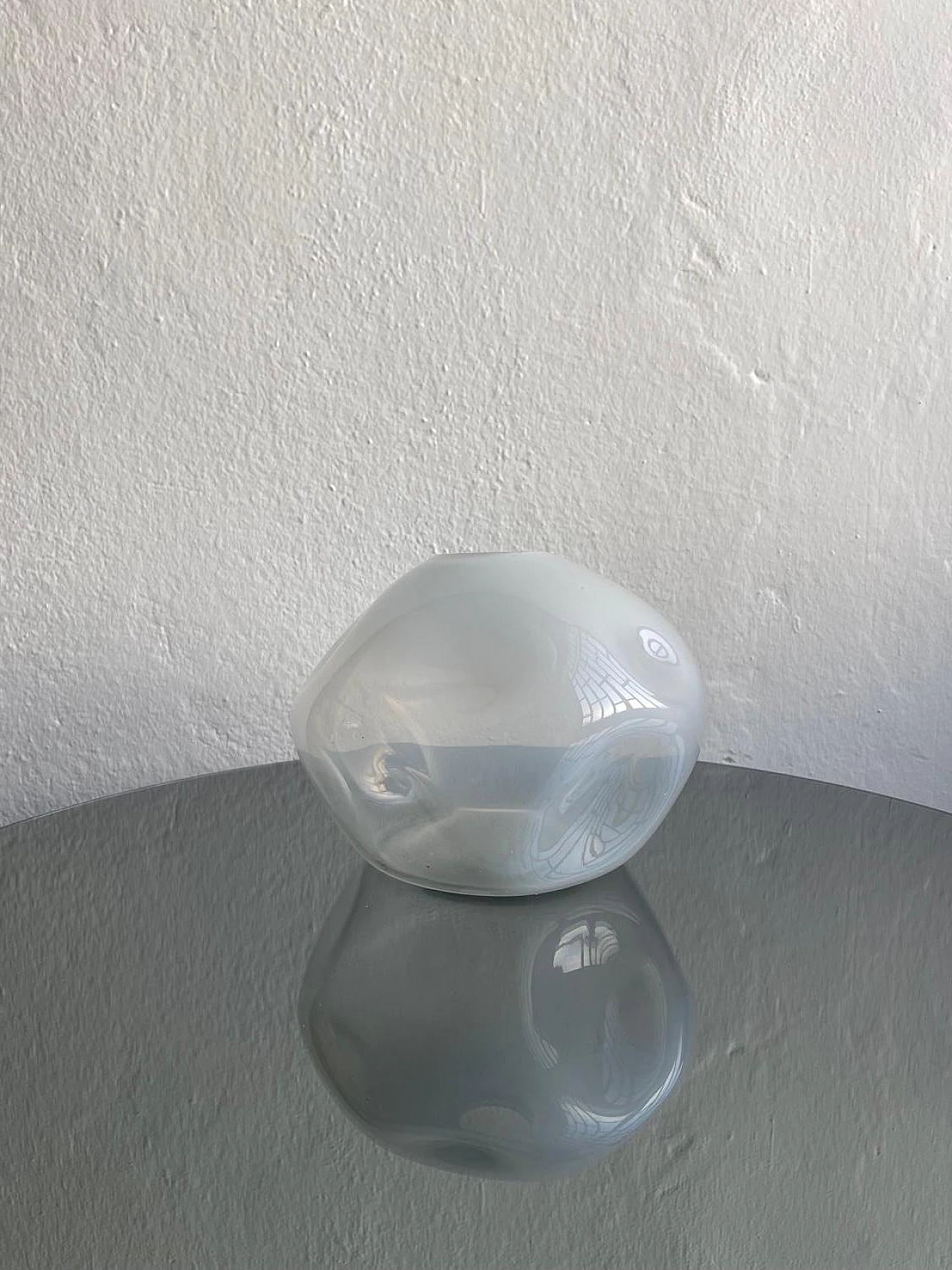 Milk Murano glass vase, 1960s 2