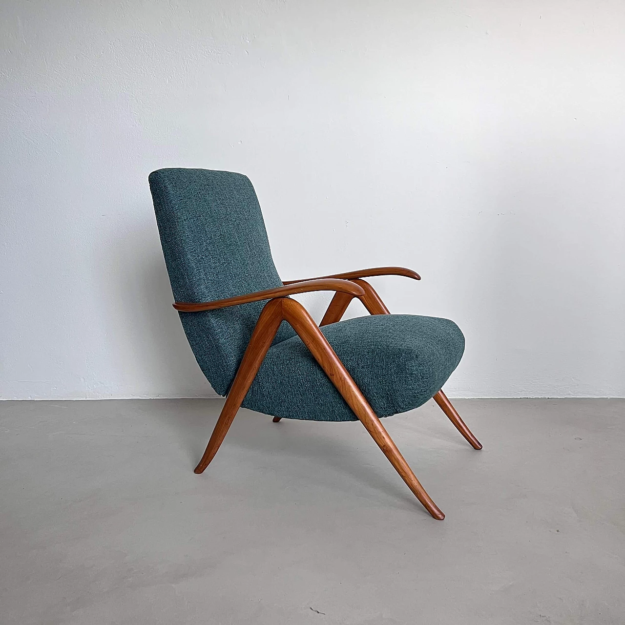 Pair of wood and green fabric reclining armchairs, 1960s 2