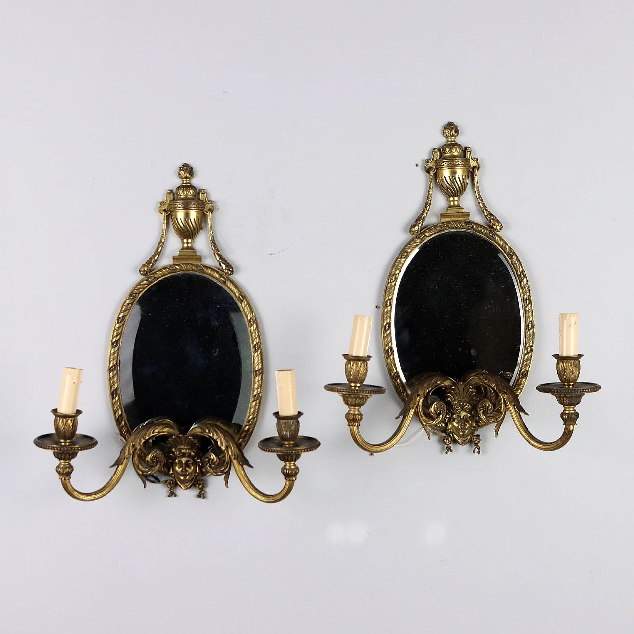 Pair of wall lights with mirror in gilded bronze 3
