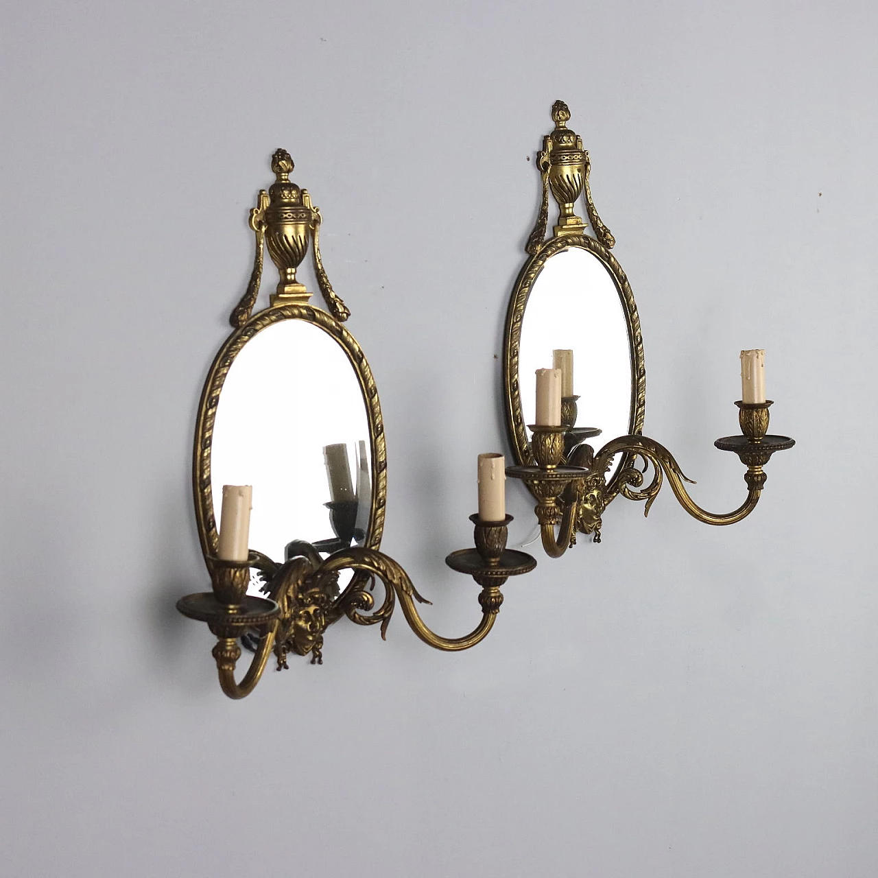 Pair of wall lights with mirror in gilded bronze 4