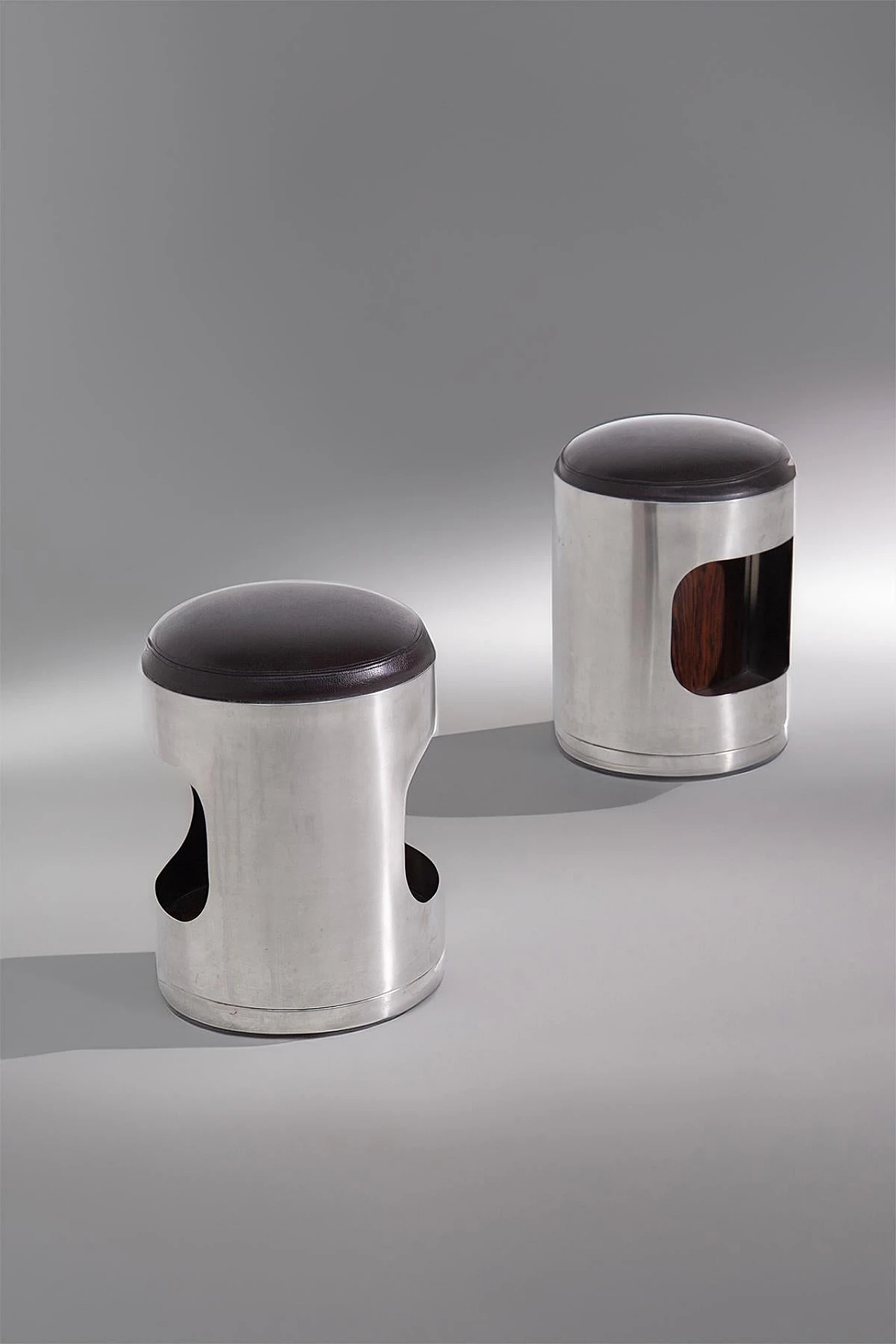 Pair of stools attributed to Vittorio Introini, 1960s 8