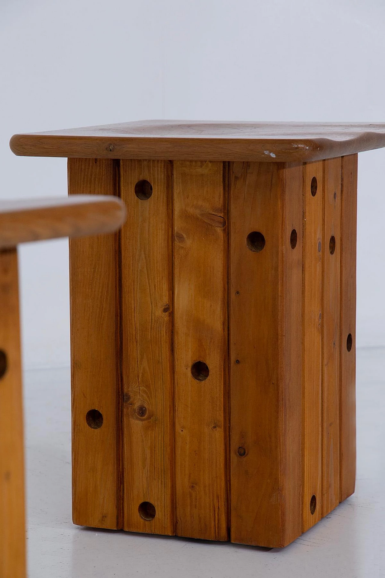 Pair of pine stools attributed to Giuseppe Rivadossi, 1970s 9