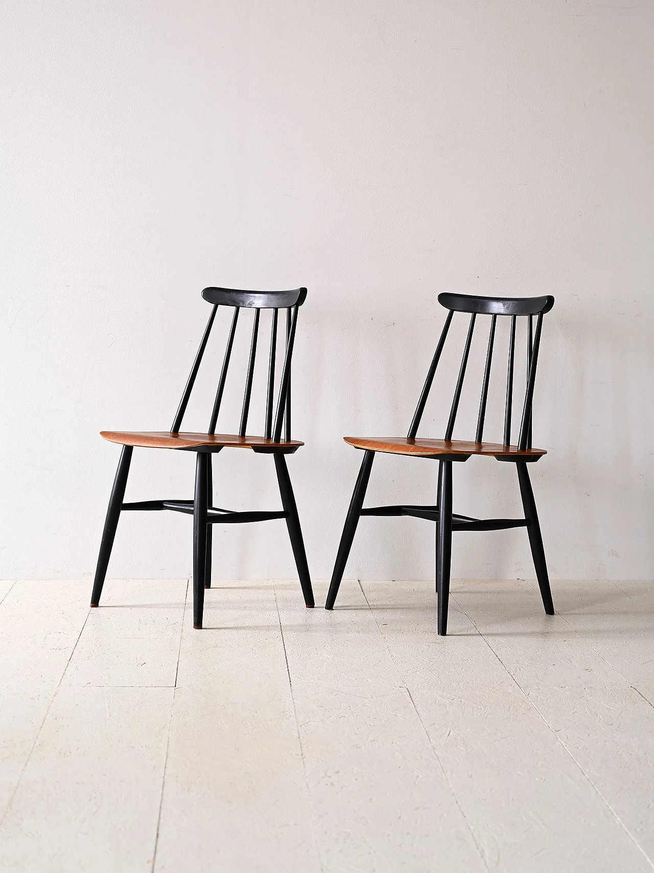 Pair of Fanett chairs by Ilmari Tapiovaara, 1960s 4