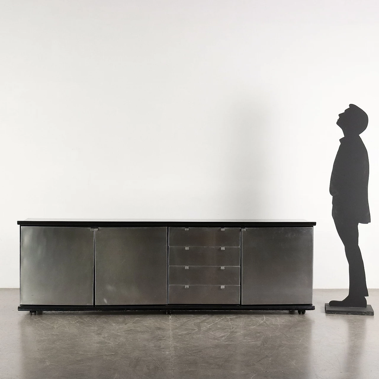Lacquered wood and chromed aluminum sideboard, 1970s 2