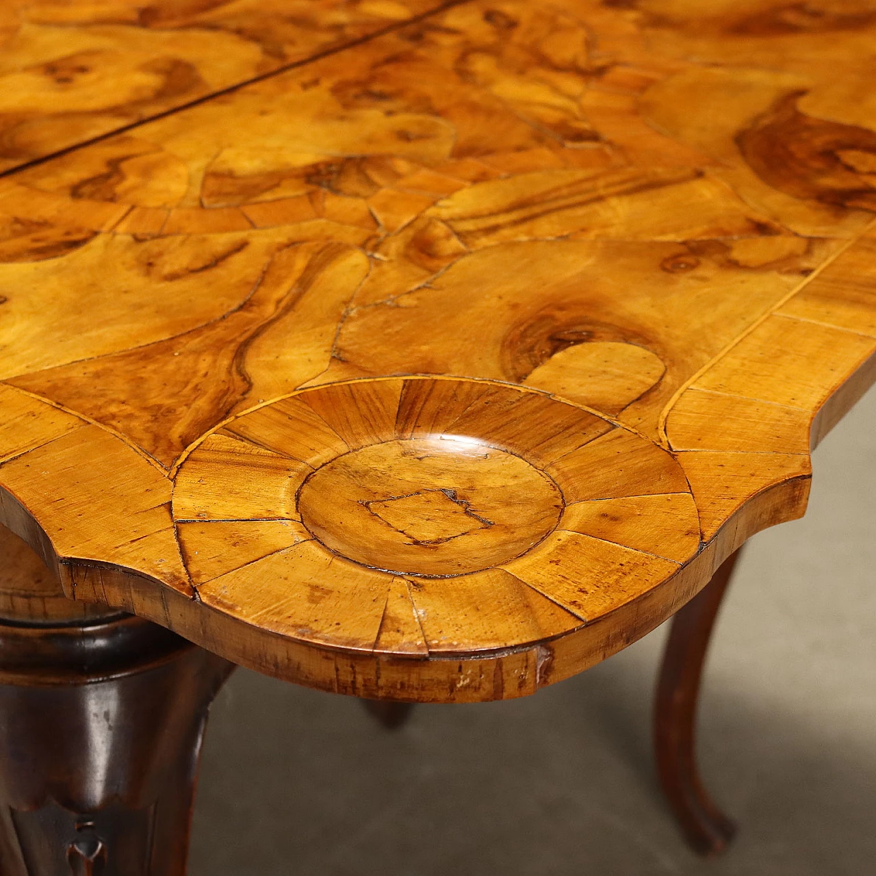 Barocchetto style walnut and walnut-root game side table 4
