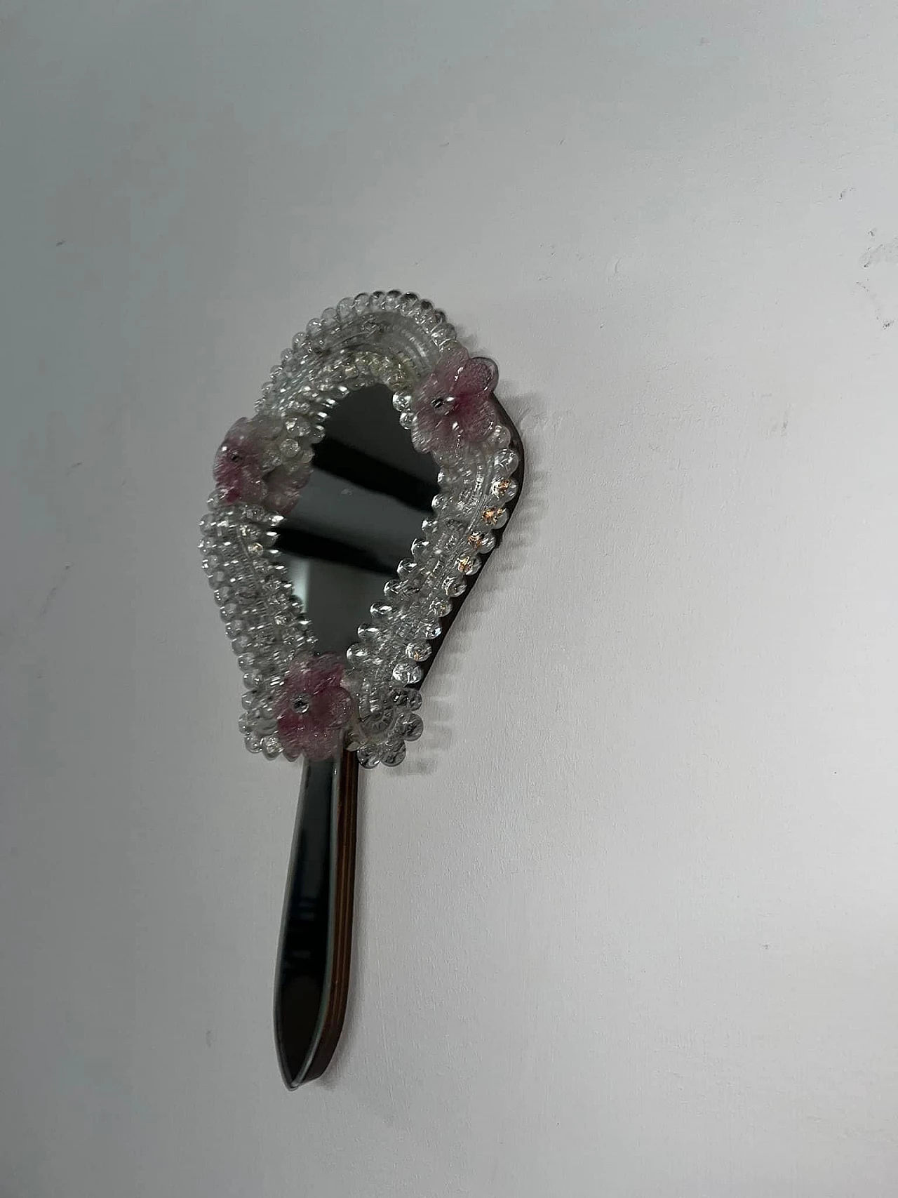 Specchio in vetro di Murano con motivi floreali rosa, anni '50 4