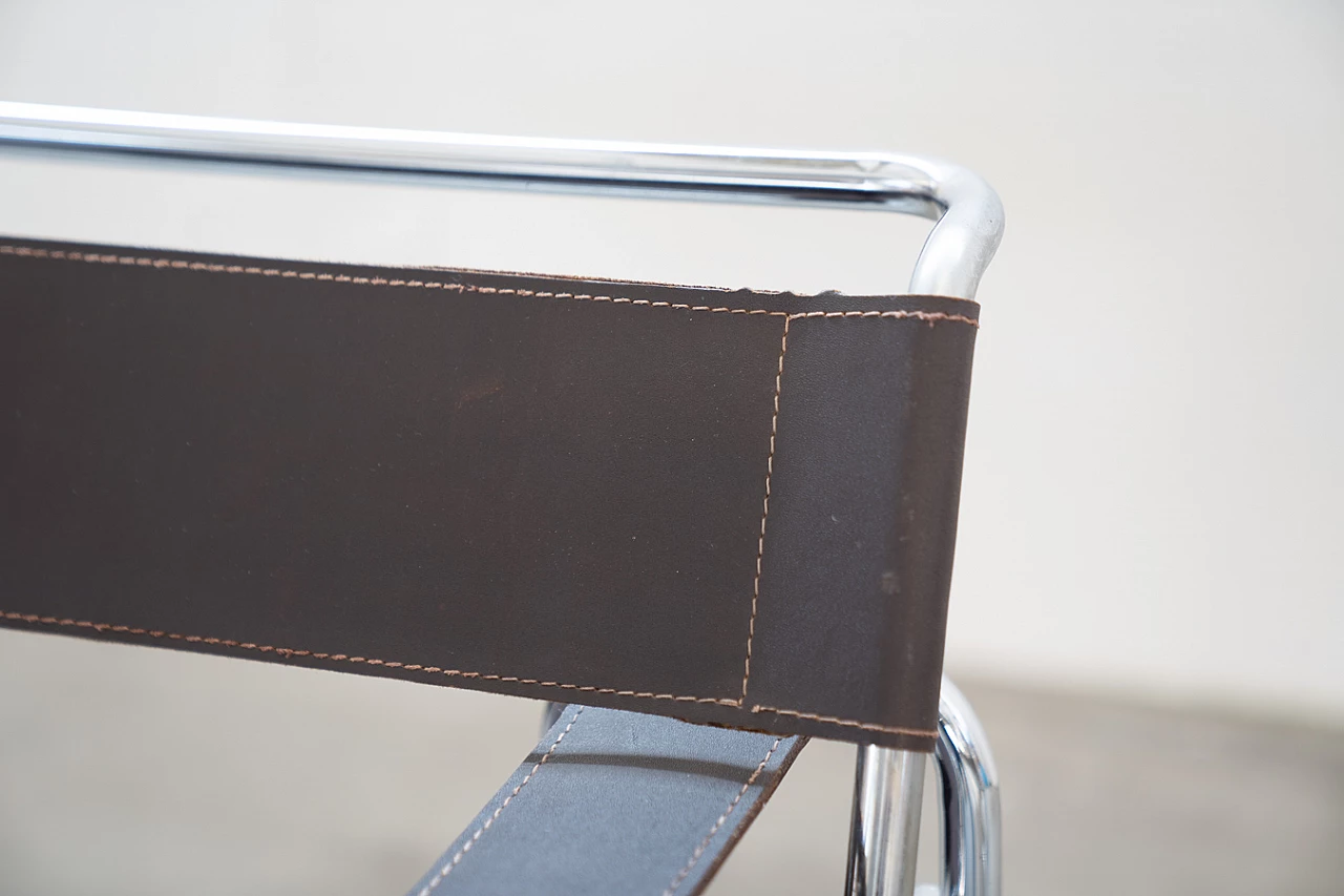 Pair of brown and beige armchairs in leather and iron, 1970s 8