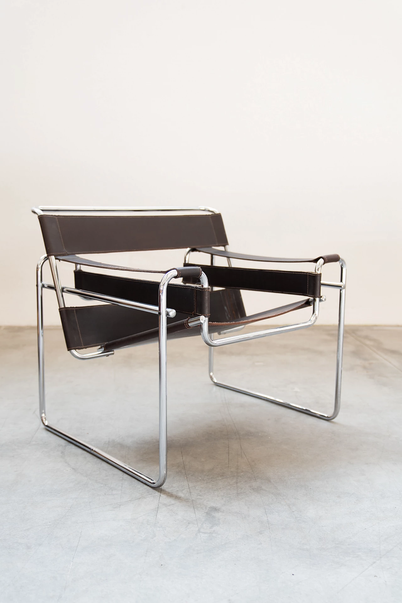 Pair of brown and beige armchairs in leather and iron, 1970s 15