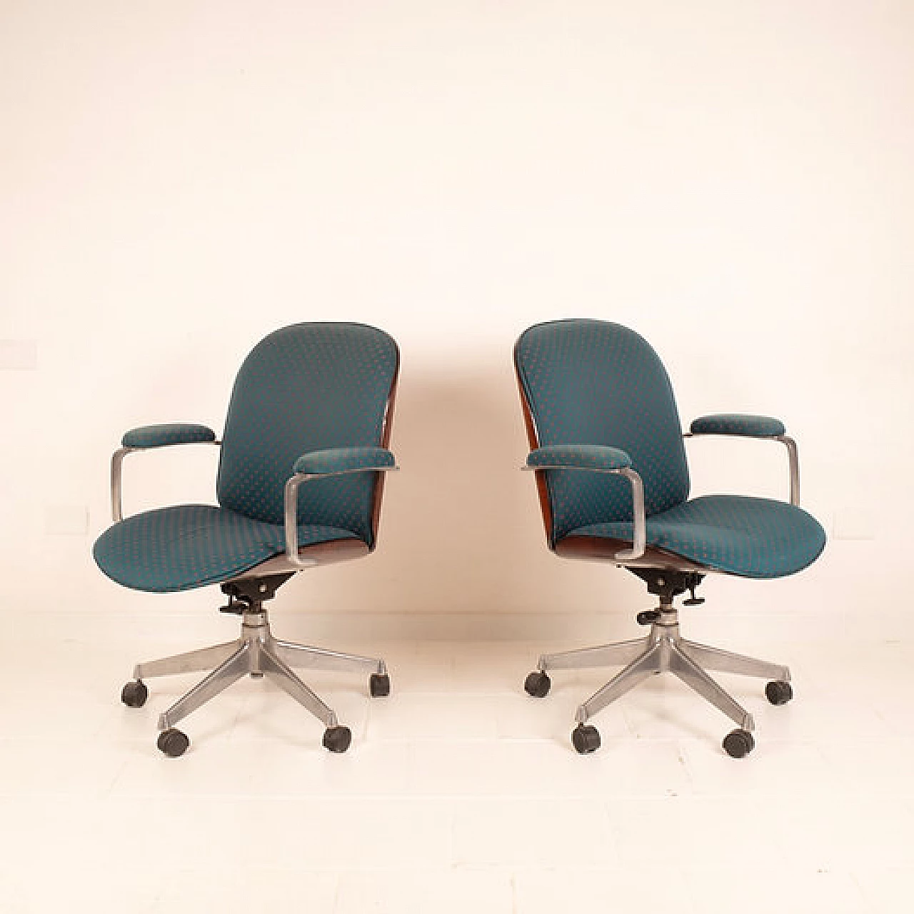 Pair of Parioli 8105 office chairs by Ennio Fazioli for MIM Roma 5