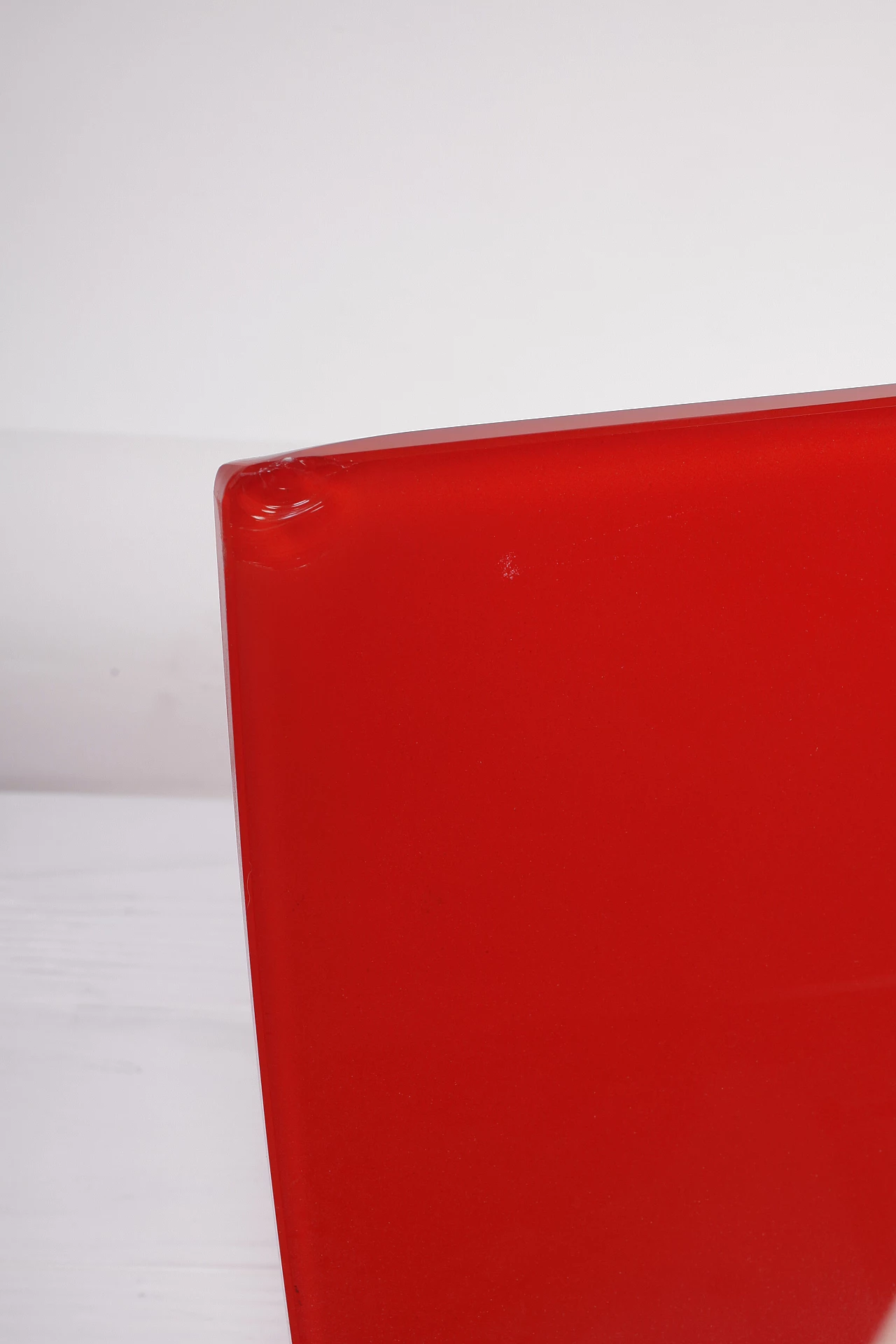 Tavolino rosso in vetro, anni '90 10