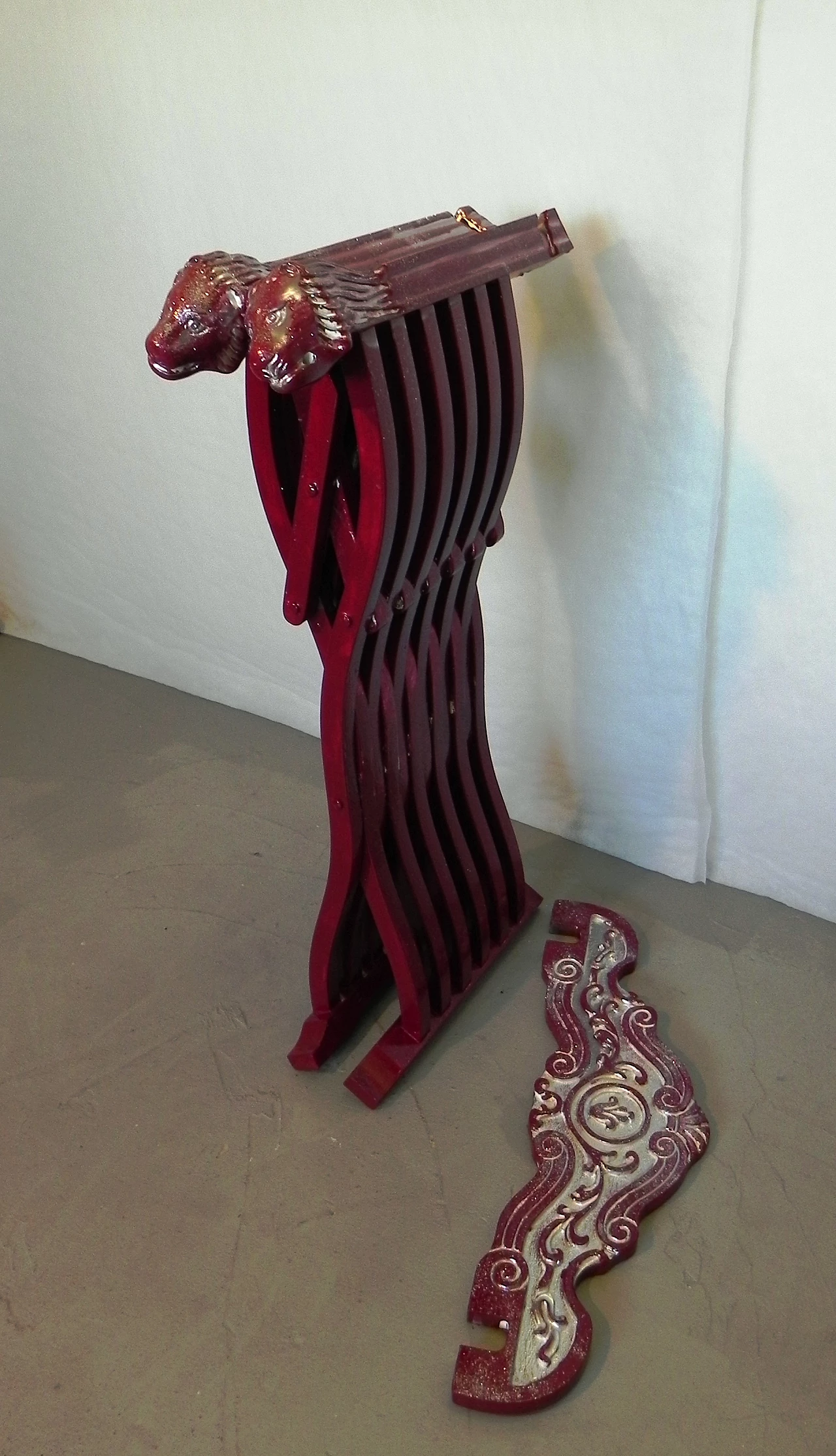 Sedia Savonarola in noce dipinto, anni '60 16