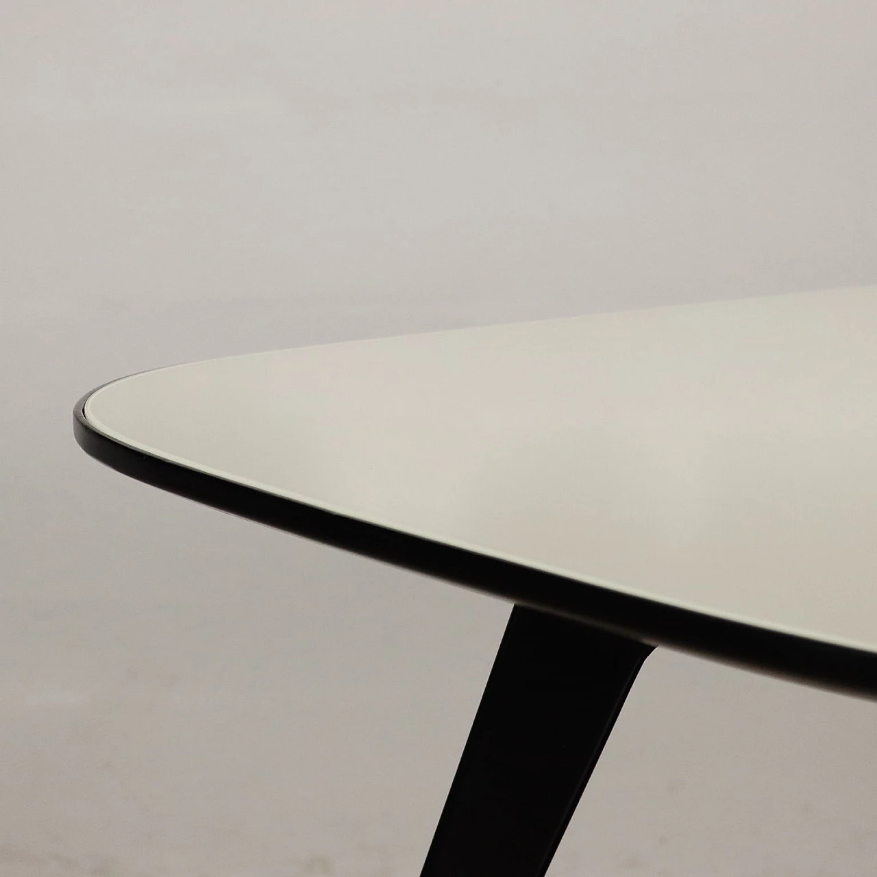 Tavolo in legno ebanizzato con piano in vetro, anni '50 3