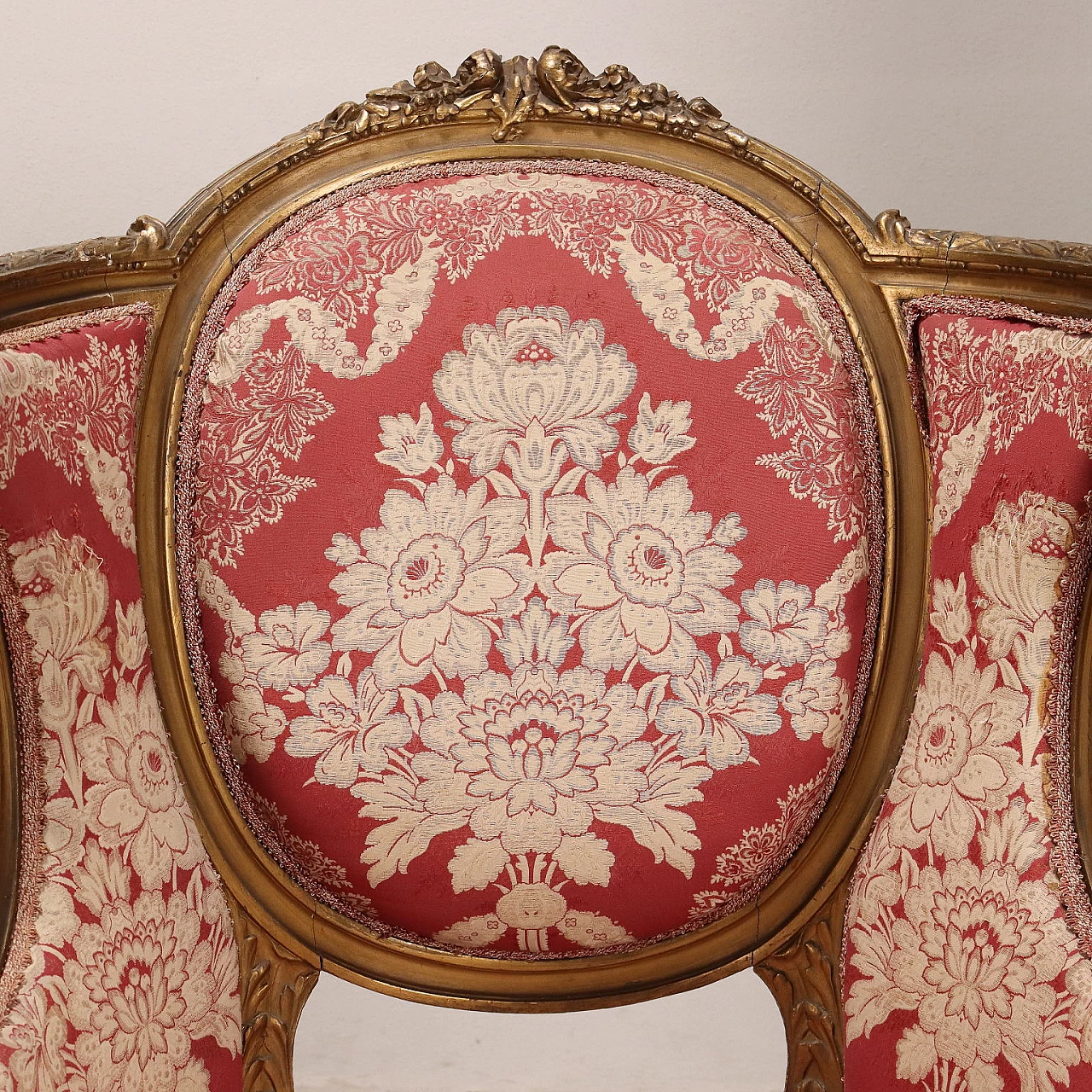 Armchair in carved wood and red decorated fabric, 19th century 5