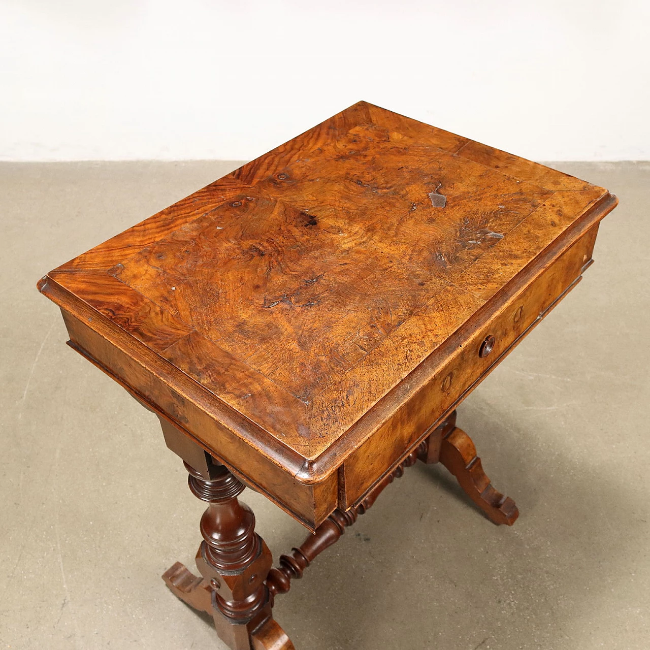 Table in walnut with two drawers, 19th century 8